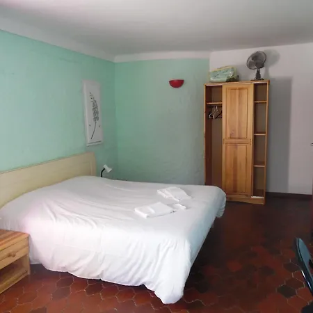Otel Mas Pauline